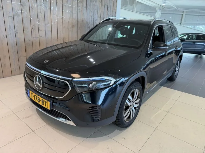 Mercedes-Benz EQB (2023) — foto 1