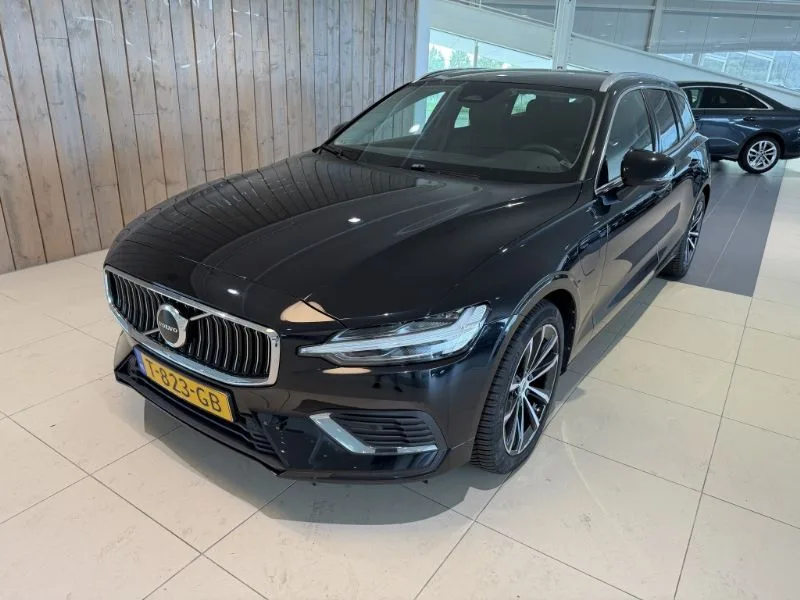 Volvo V60 (2023) — foto 1