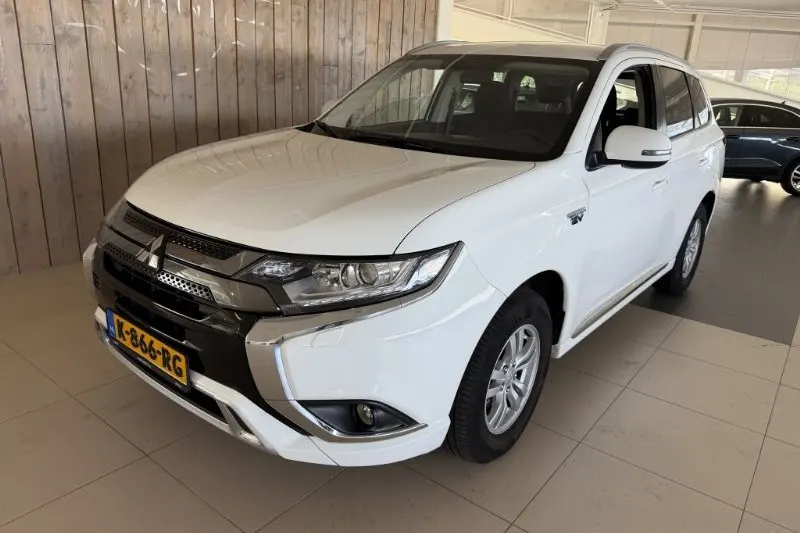 Mitsubishi Outlander (2021)