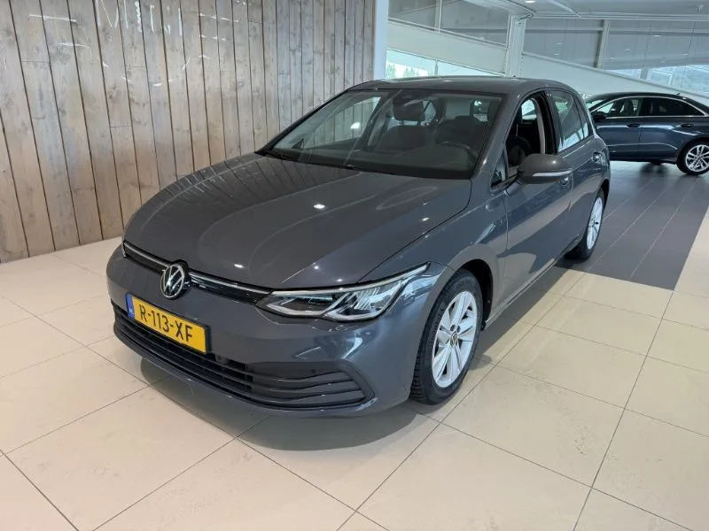 Volkswagen Golf (2022) — foto 1