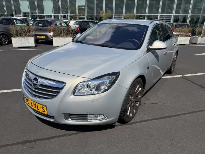 Opel Insignia (2010) — foto 1