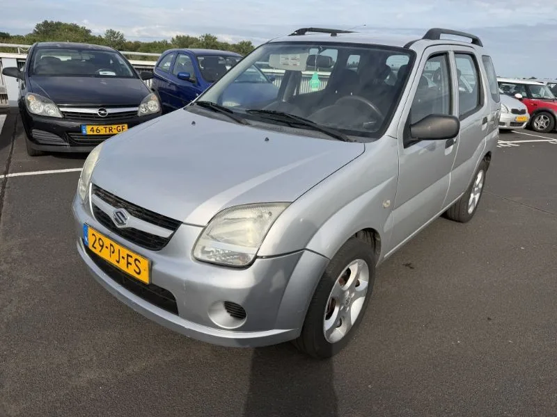 Suzuki Ignis (2004) — foto 1