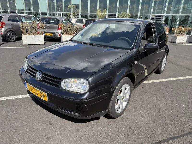 Volkswagen Golf (2003) — foto 1