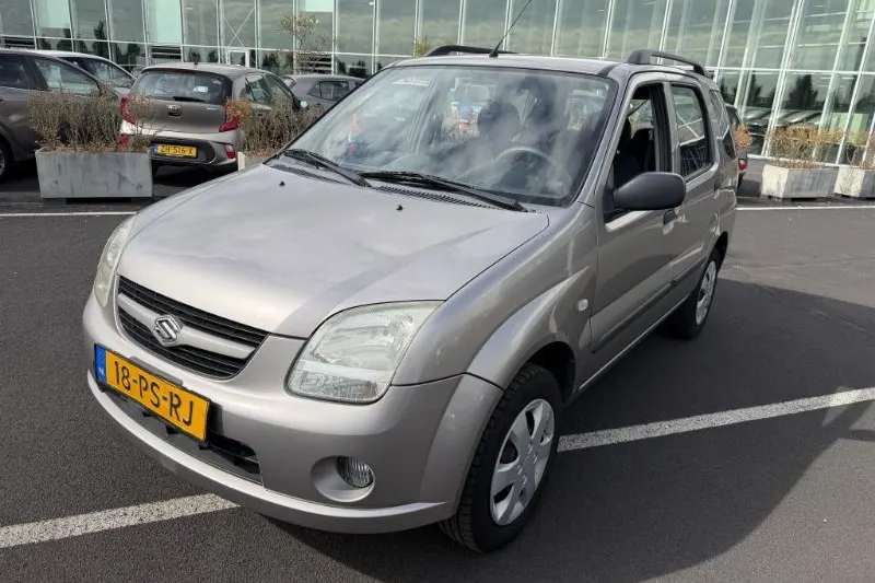 Suzuki Ignis (2004)