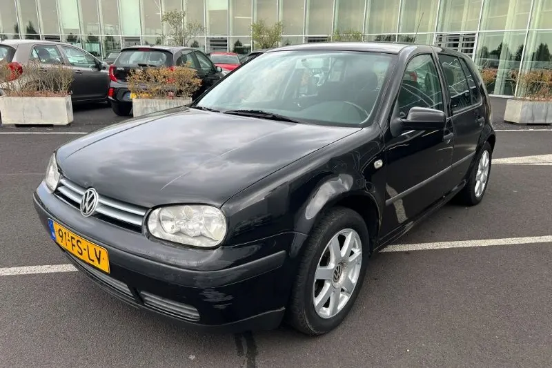 Volkswagen Golf (2000)