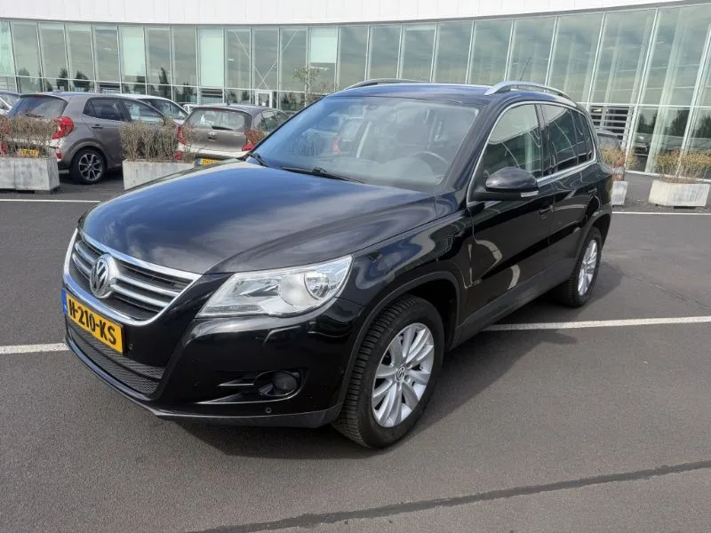 Volkswagen Tiguan (2009) — foto 1