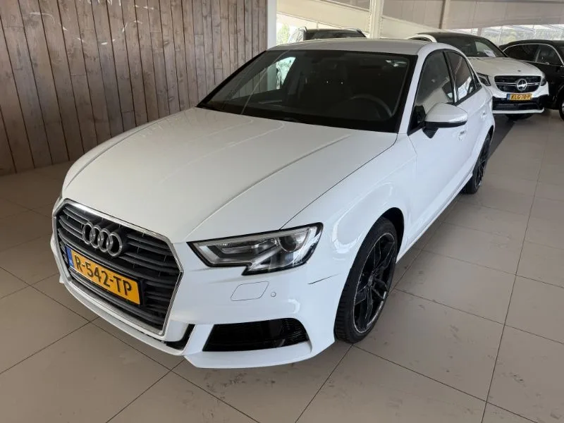 Audi A3 (2017) — foto 1