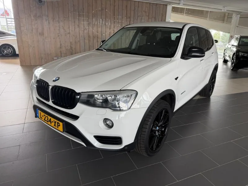 BMW X3 (2015) — foto 1