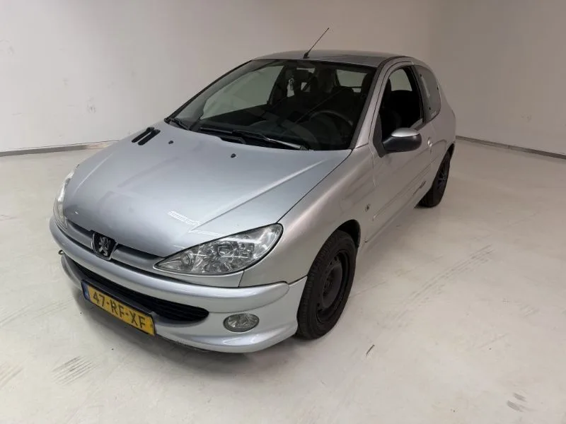Peugeot 206 (2005) — foto 1
