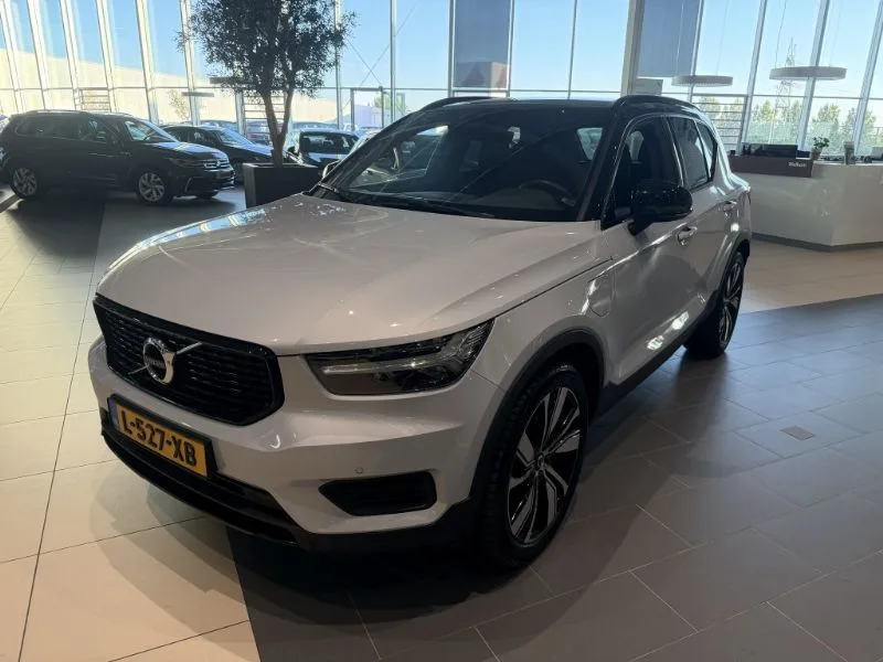 Volvo XC40 (2021) — foto 1