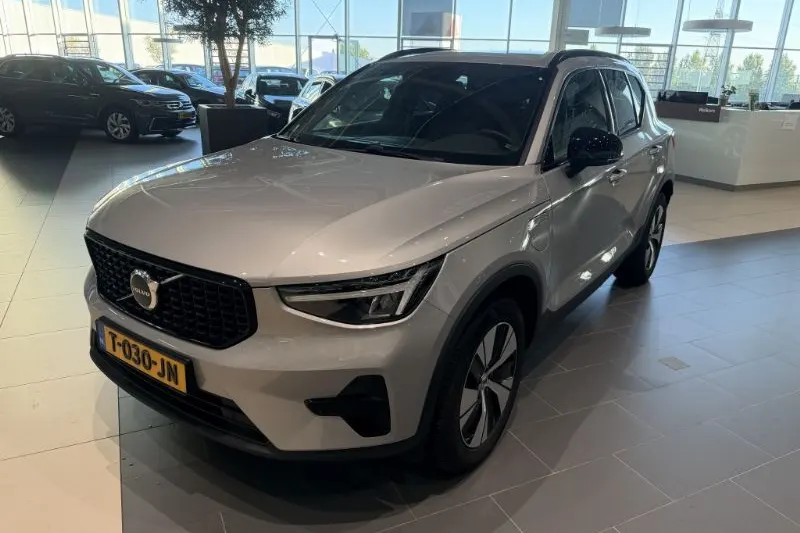 Volvo XC40 (2023)