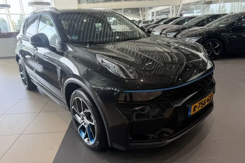 Lynk & Co 01 (2022)