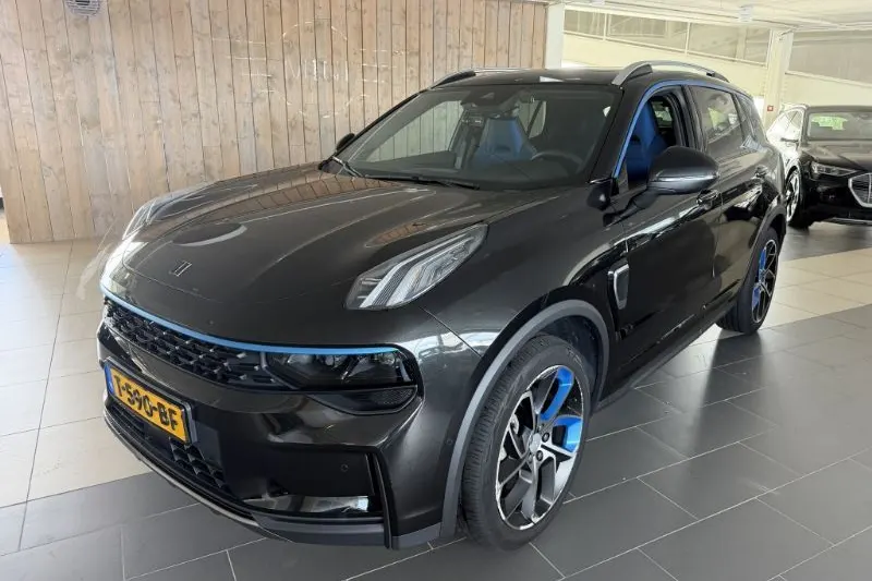 Lynk & Co 01 (2023)