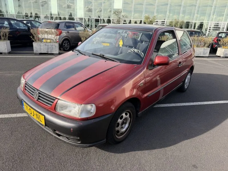 Volkswagen Polo (1999) — foto 1