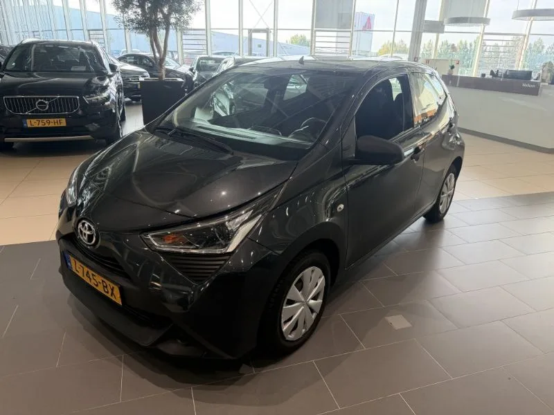 Toyota Aygo (2021) — foto 1