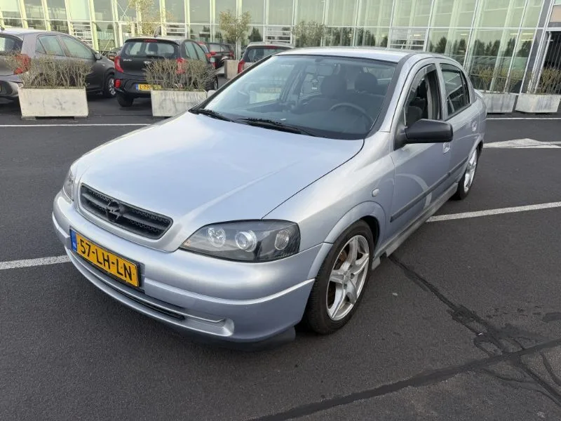 Opel Astra (2003) — foto 1