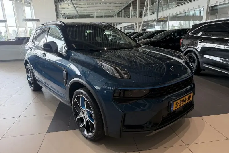 Lynk & Co 01 (2023)