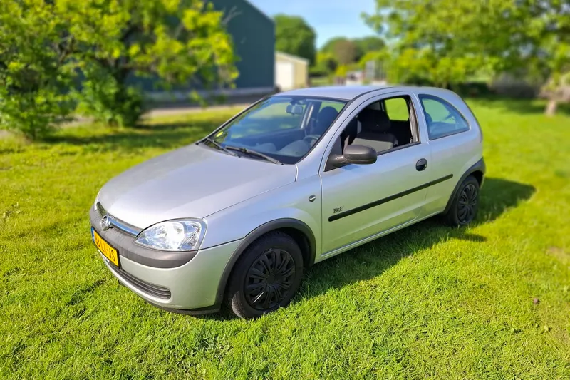 Opel Corsa (2003)