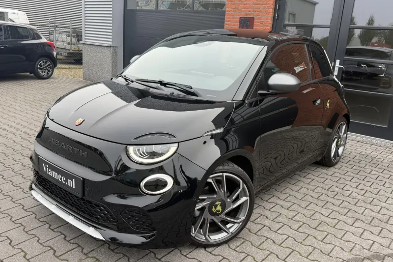 Fiat 500 Abarth (2025)