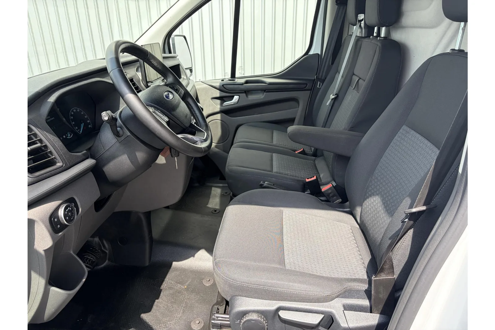 Ford Transit Custom (2023) — foto 1