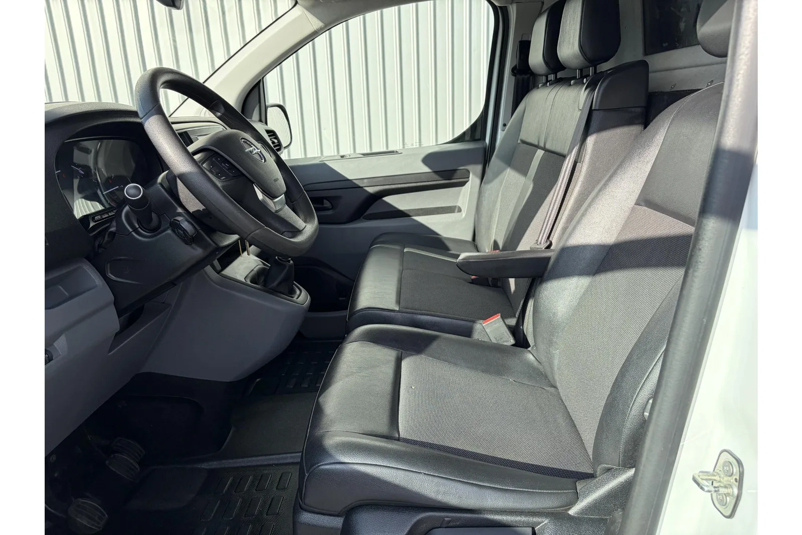 Opel Vivaro (2021) — foto 1