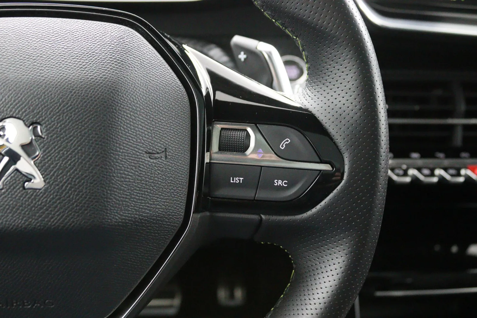 Peugeot 208 (2021) — foto 1