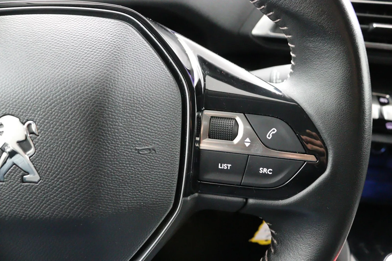 Peugeot 3008 (2020) — foto 1