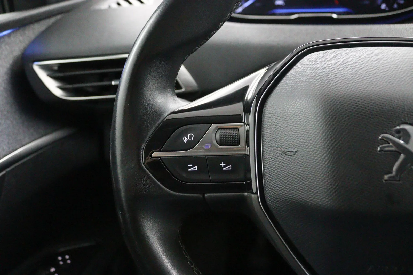 Peugeot 3008 (2020) — foto 1