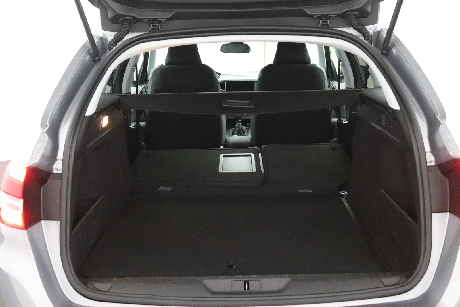 Peugeot 308 (2021) — foto 1