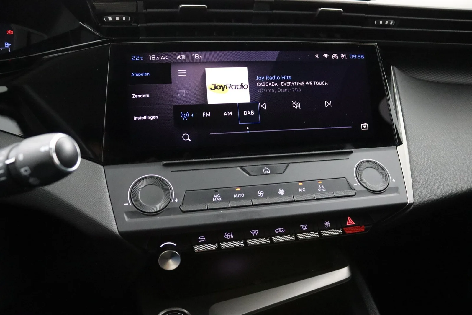 Peugeot 308 (2022) — foto 1