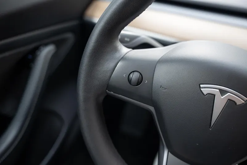 Tesla Model 3 (2019)