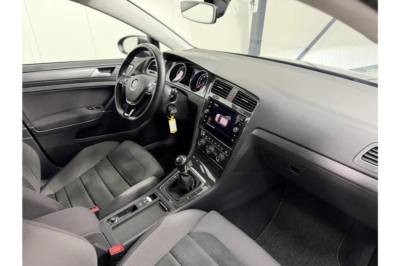 Volkswagen Golf (2020)