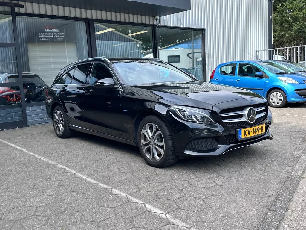 Mercedes-Benz C-Klasse (2026) — foto 1