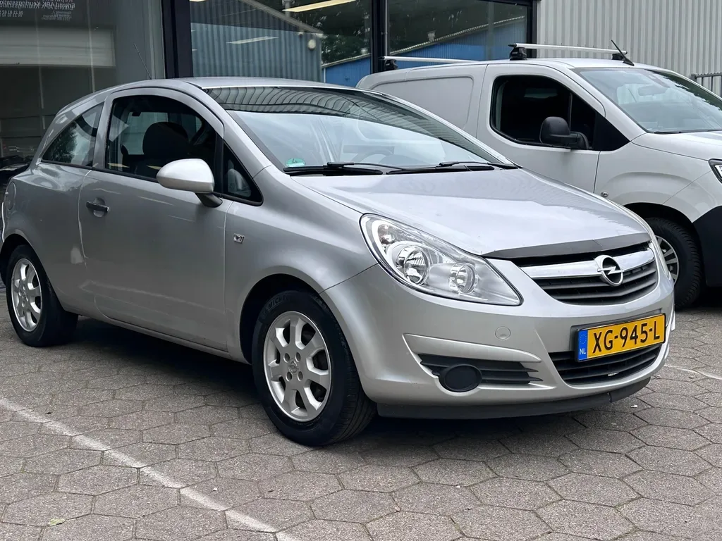 Opel Corsa (2008) — foto 1