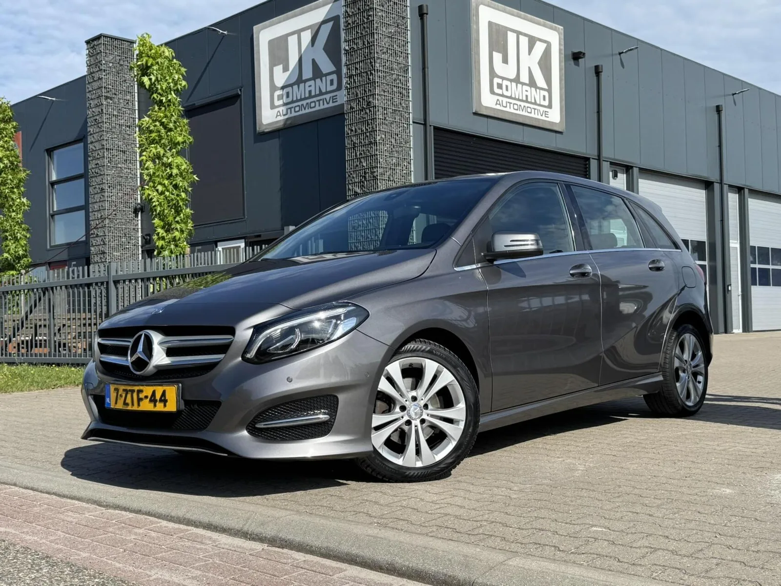 Mercedes-Benz B-Klasse (2015) — foto 1