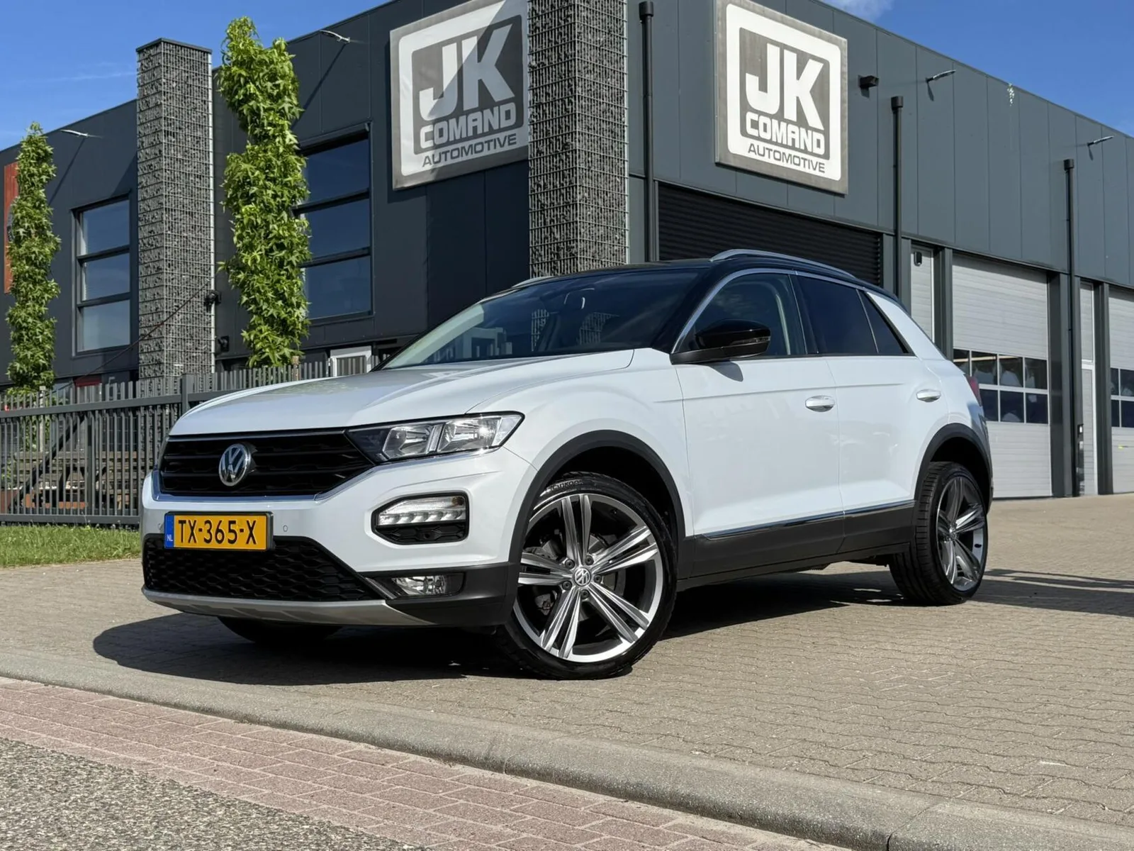 Volkswagen T-Roc (2018) — foto 1