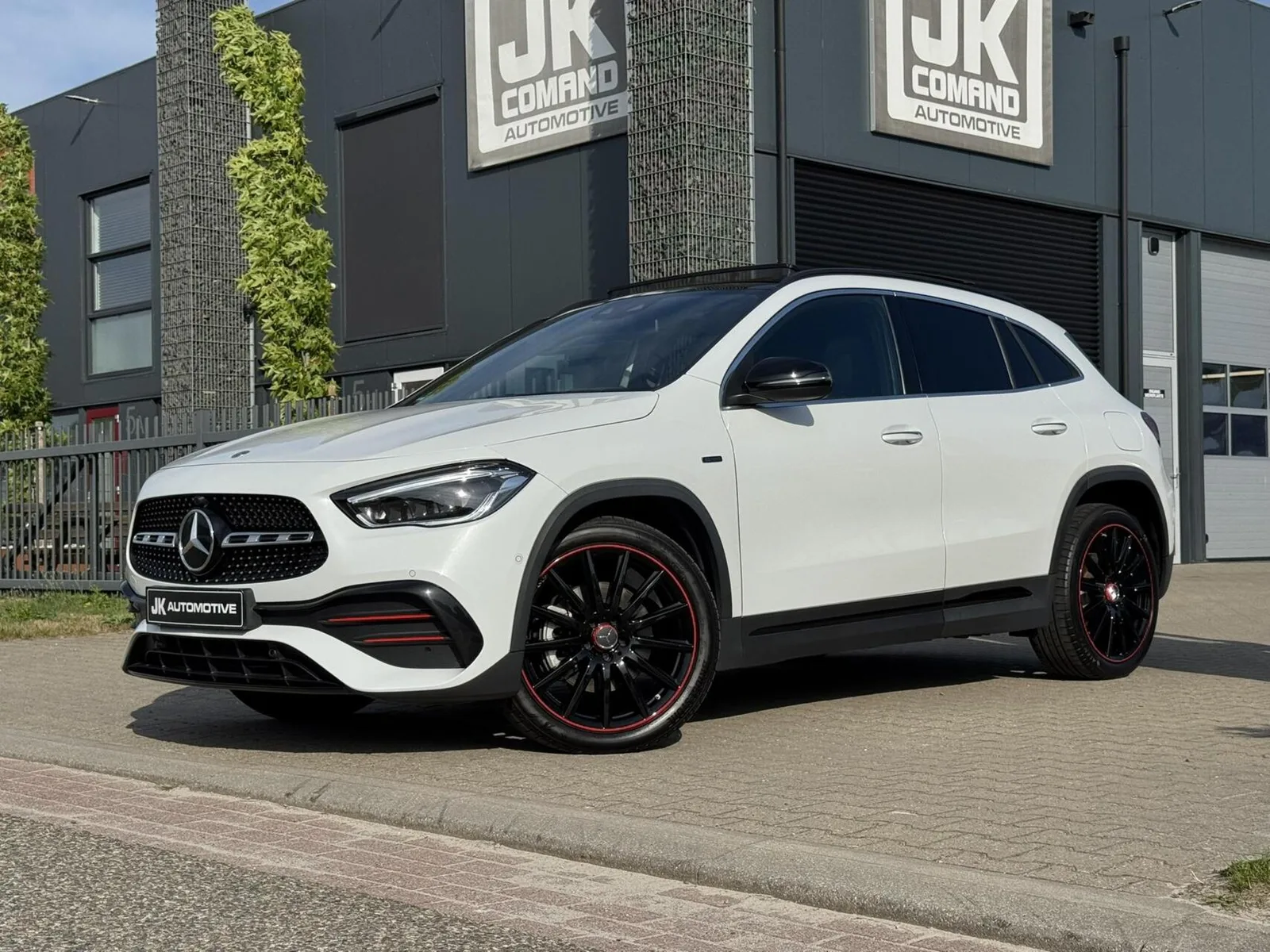 Mercedes-Benz GLA (2021) — foto 1