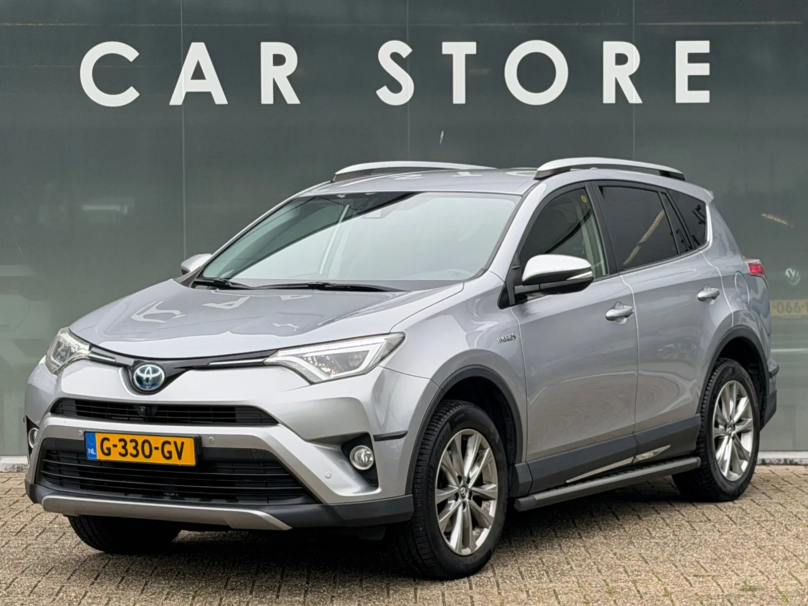 Toyota RAV4 (2017) — foto 1