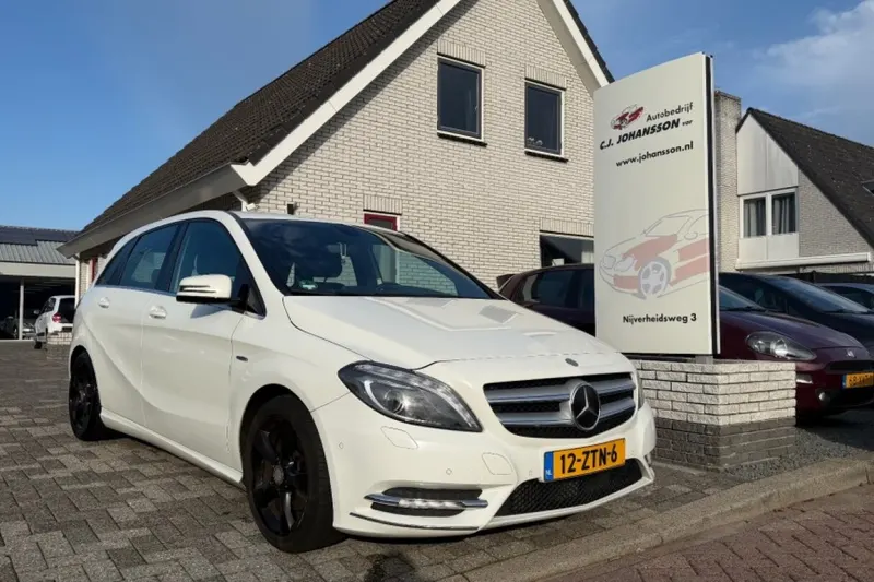 Mercedes-Benz 200-Serie (2012)