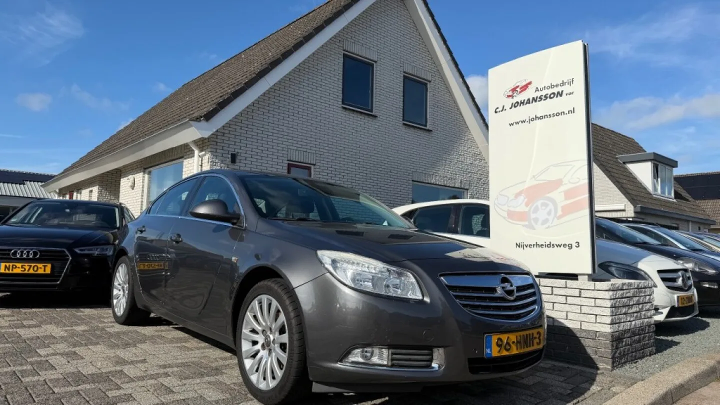 Opel Insignia (2009) — foto 1