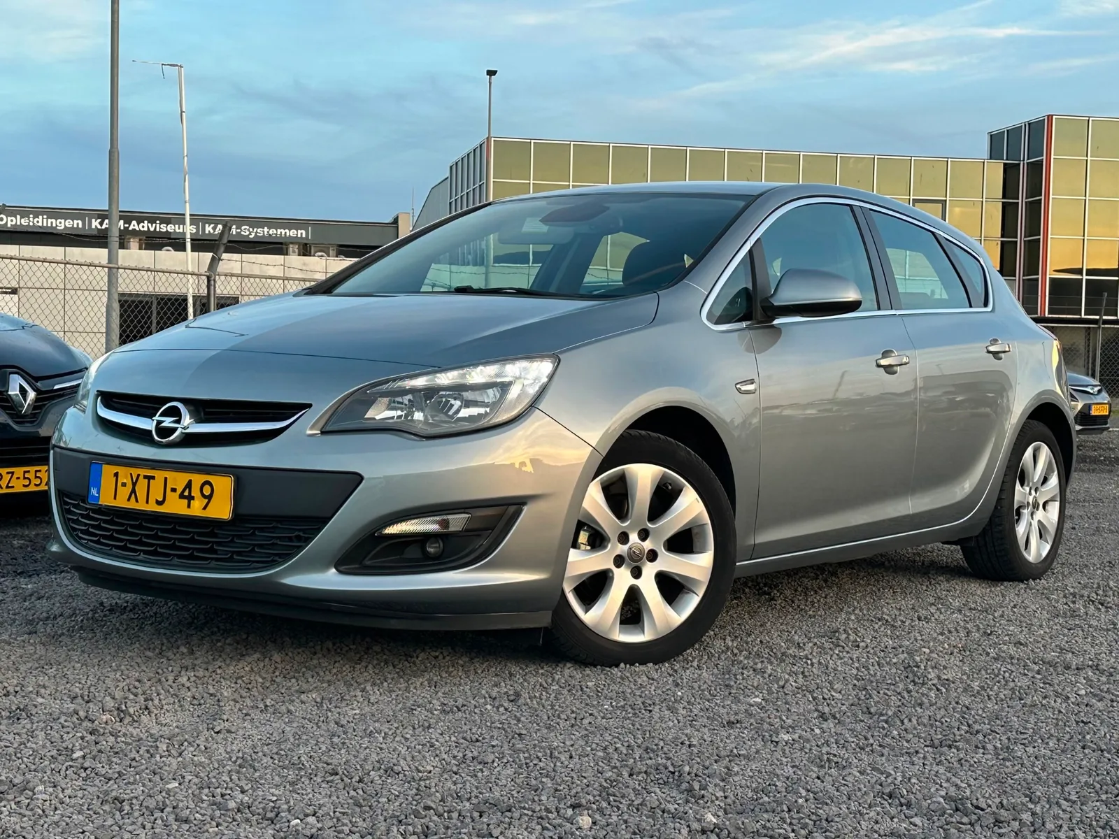 Opel Astra (2014) — foto 1