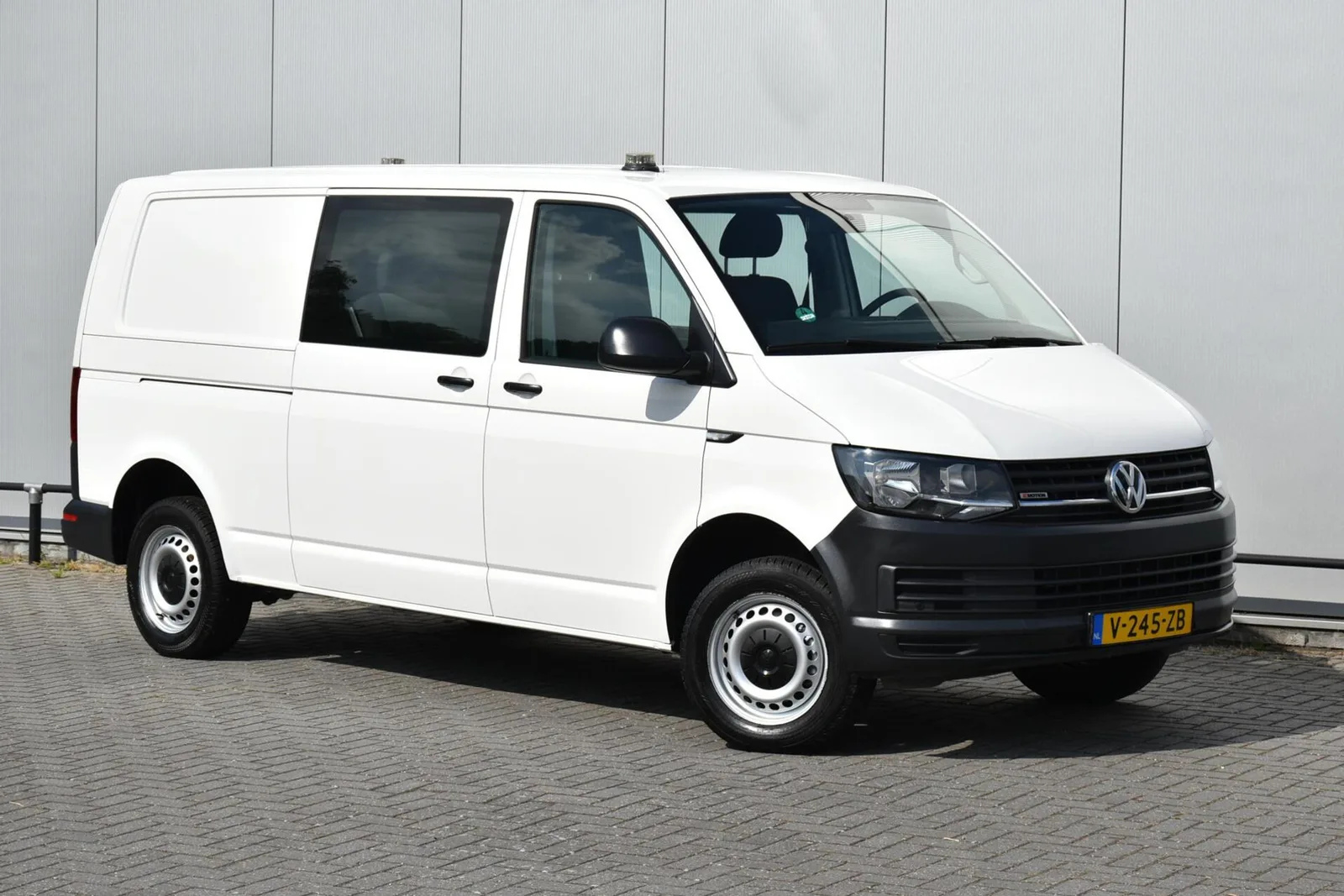 Volkswagen Transporter (2019) — foto 1