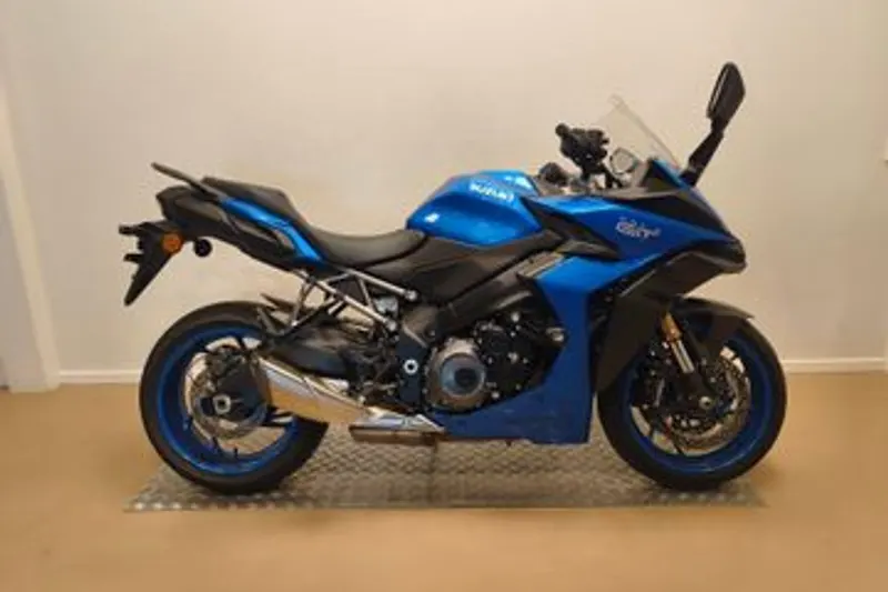 Suzuki GSX-S1000GT (2023)