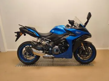 Suzuki GSX-S1000GT (2023) — foto 1