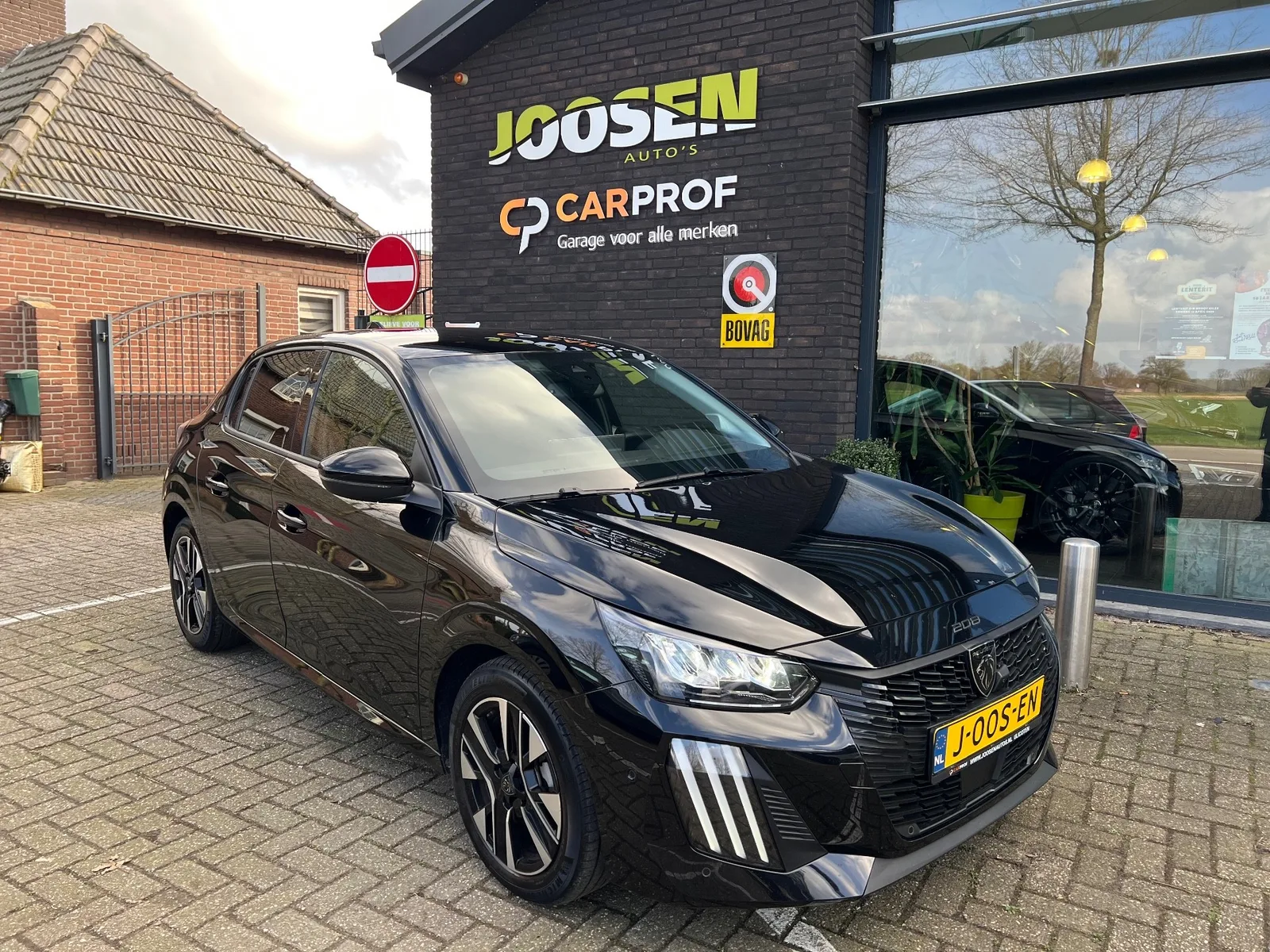 Peugeot 208 (2025) — foto 1
