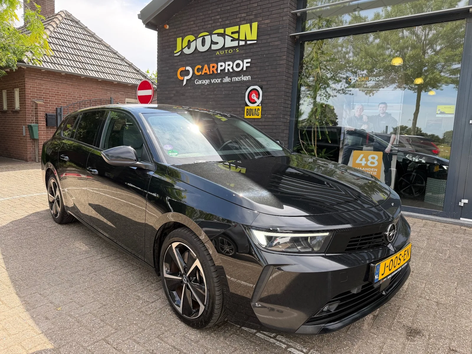 Opel Astra (2023) — foto 1