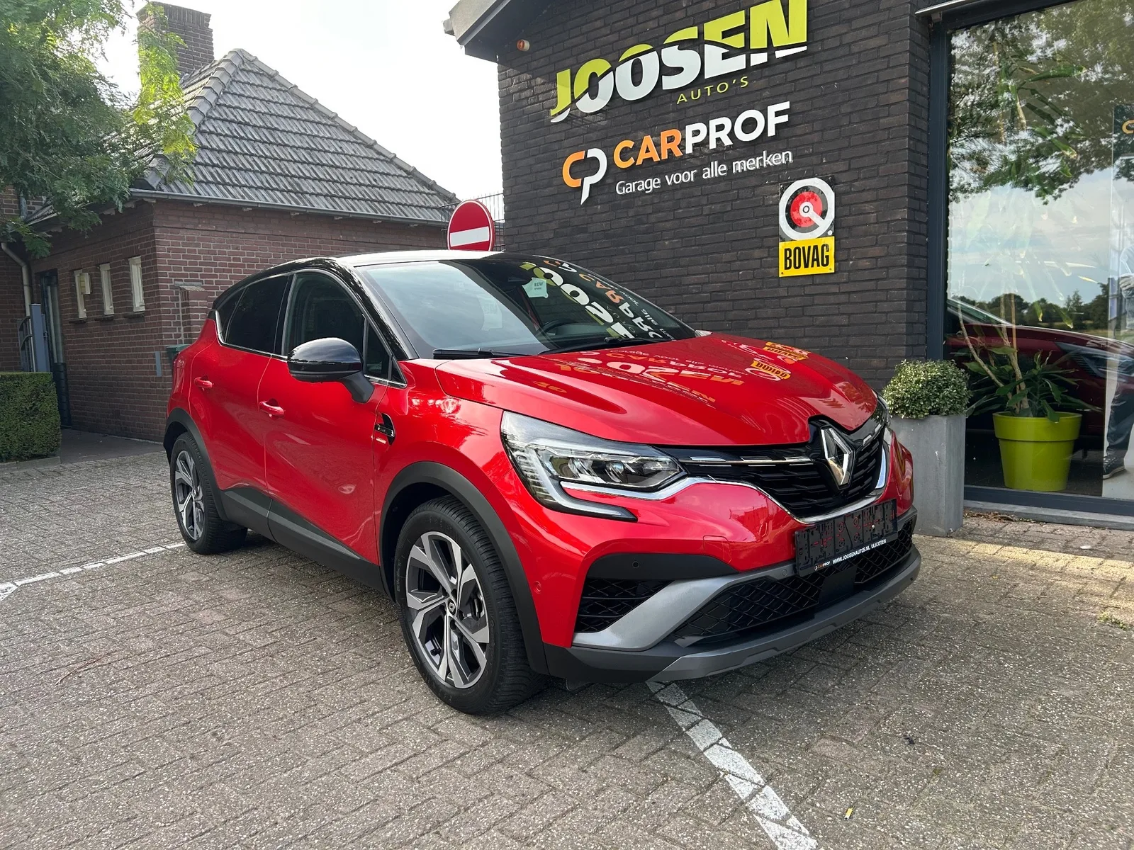 Renault Captur (2022) — foto 1