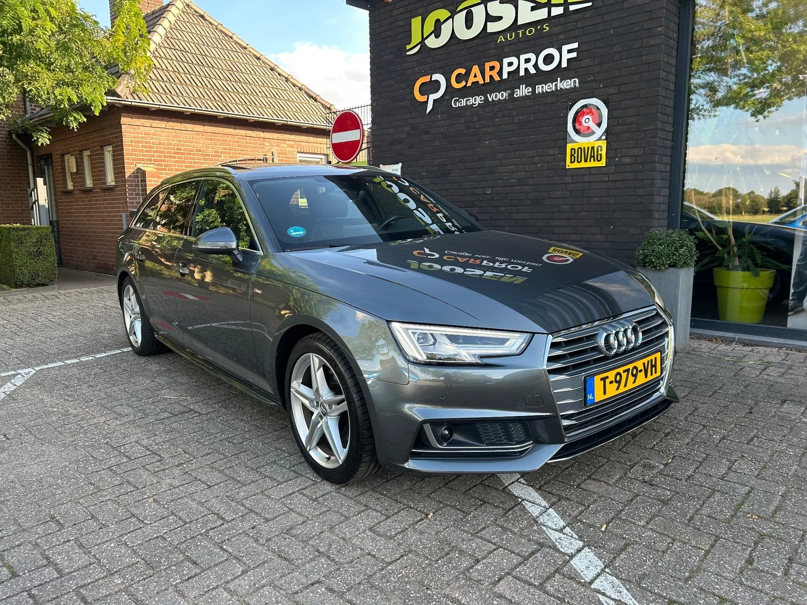 Audi A4 (2018) — foto 1