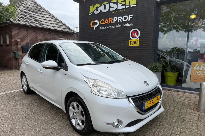 Peugeot 208 (2015)