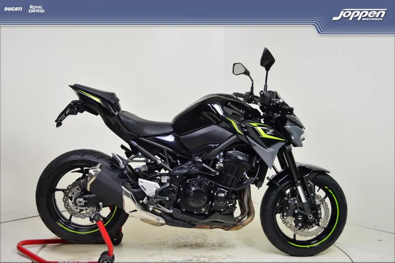 Kawasaki Z 900 (2024)